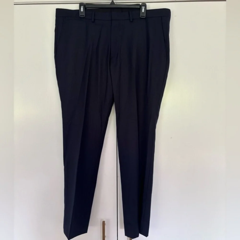 Theory Men’s Navy Blue Trousers Size 38